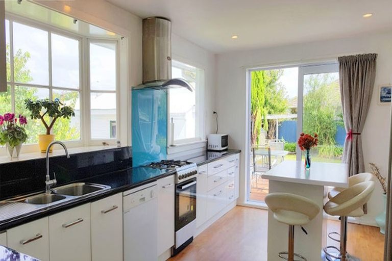 Photo of property in 8 Risby Place, Burnside, Christchurch, 8053