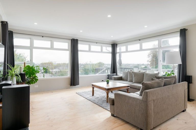 Photo of property in 56 Forest Lake Road, Forest Lake, Hamilton, 3200