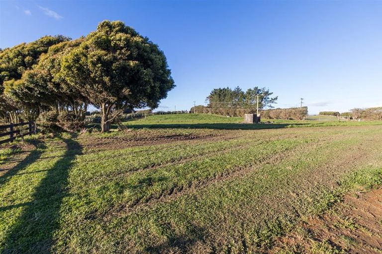 Photo of property in 137 Batty Road, Kingseat, Papakura, 2580