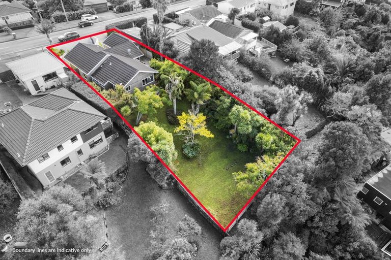 Photo of property in 82 Arran Road, Browns Bay, Auckland, 0630