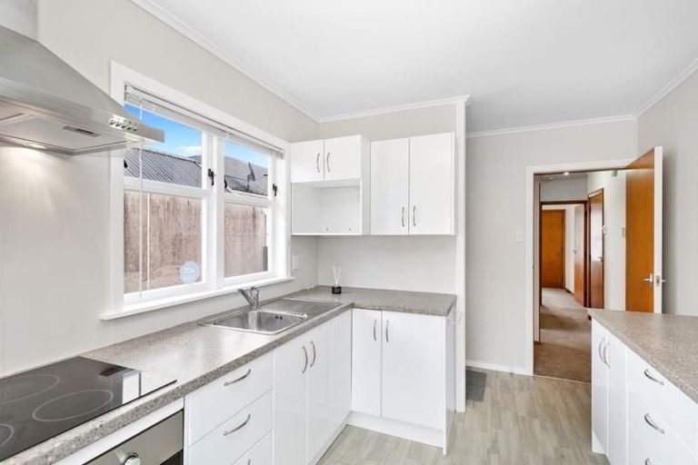 Photo of property in 329 Waiwhetu Road, Fairfield, Lower Hutt, 5011