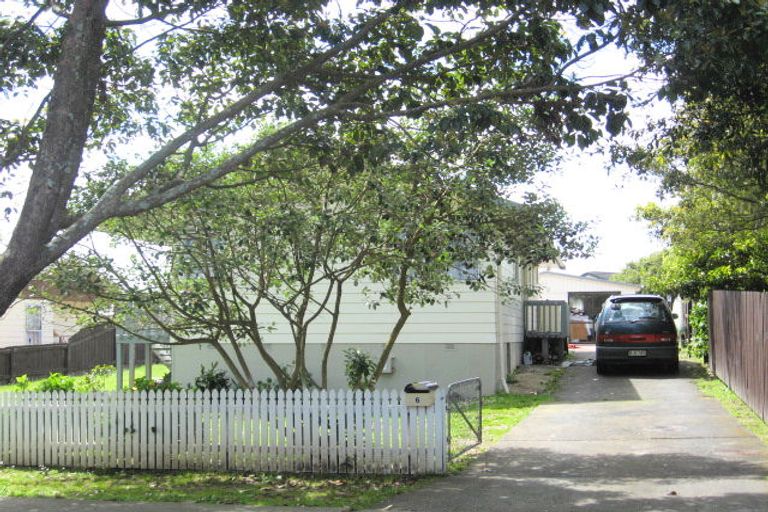 Photo of property in 6 Aden Place, Clendon Park, Auckland, 2103