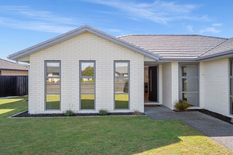 Photo of property in 3 Raiha Street, Papamoa Beach, Papamoa, 3118