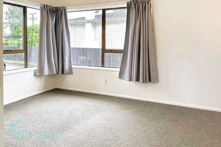 Photo of property in 52 Rosella Road, Mangere East, Auckland, 2024