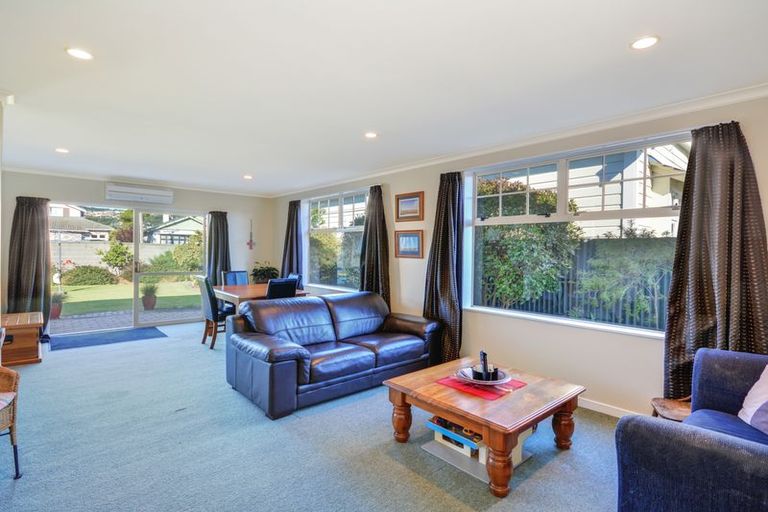 Photo of property in 11 Hargest Crescent, Saint Kilda, Dunedin, 9012