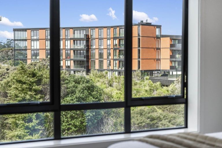 Photo of property in 5/35 Marine Parade, Hobsonville, Auckland, 0616