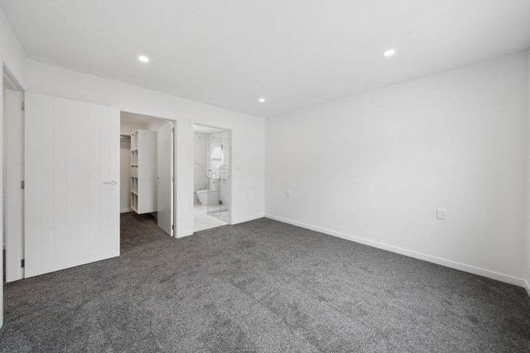 Photo of property in 1/5 Tawa Terrace, Tawa, Wellington, 5028