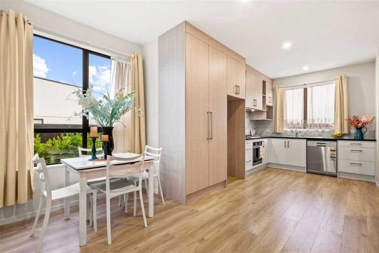 Photo of property in 25 Walsh Road, Papakura, 2110