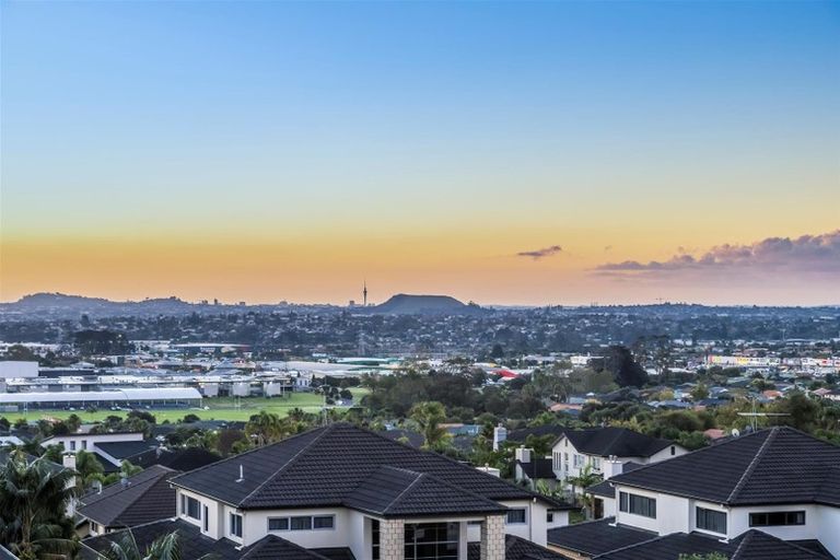 Photo of property in 54 Armstrong Farm Drive, East Tamaki Heights, Auckland, 2016