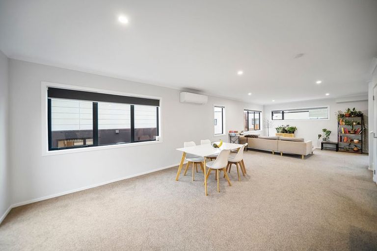 Photo of property in 29b Glanmire Road, Newlands, Wellington, 6037