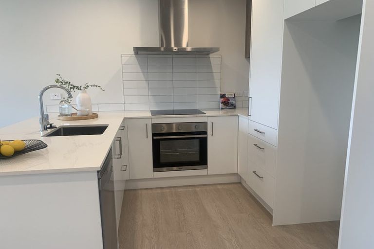 Photo of property in 2/18 Paraone Crescent, Takanini, 2112