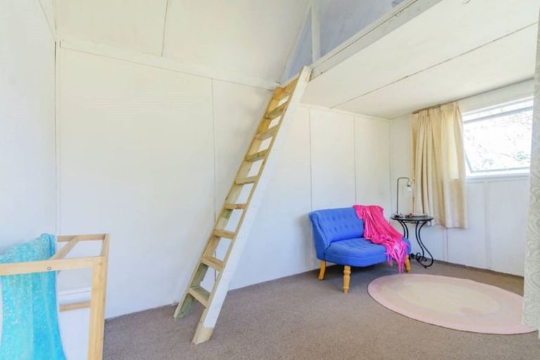 Photo of property in 7 Ellesmere Crescent, Pakuranga Heights, Auckland, 2010