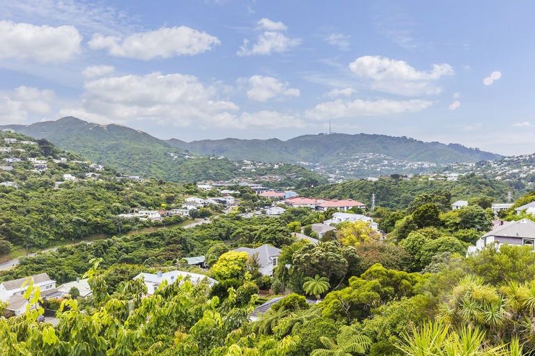 Photo of property in 14 Norwich Street, Wadestown, Wellington, 6012