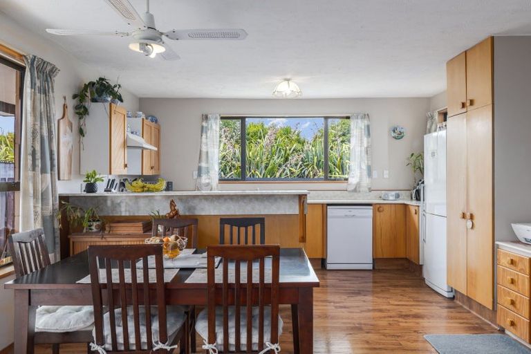 Photo of property in 8 Langham Place, Redwood, Christchurch, 8051