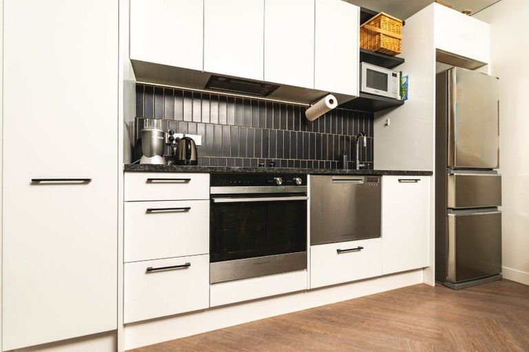 Photo of property in 402/82 Jellicoe Road, Panmure, Auckland, 1072