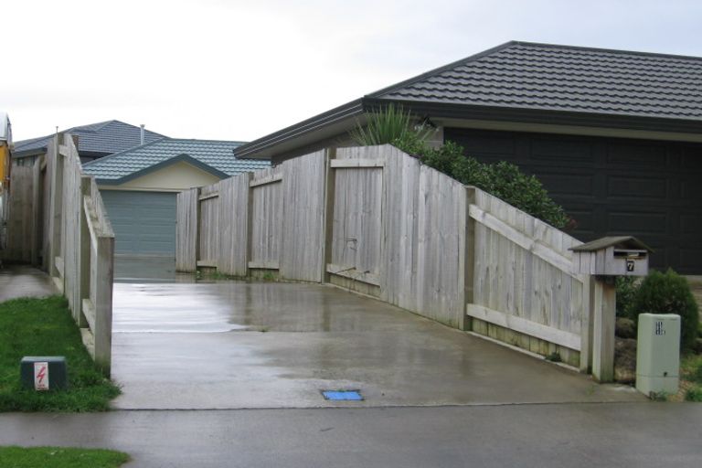 Photo of property in 7 Aspen Way, Kelvin Grove, Palmerston North, 4414