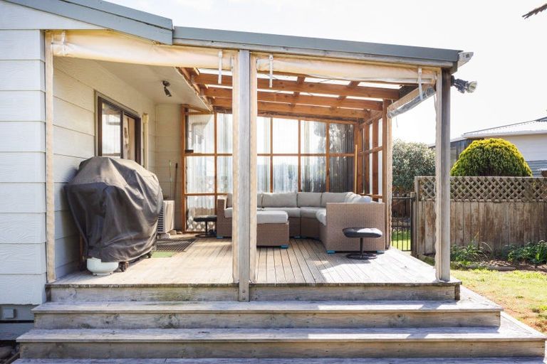 Photo of property in 18 Thomas Place, Foxton Beach, Foxton, 4815