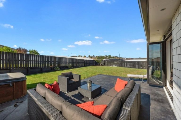 Photo of property in 16 Rigg Place, Flagstaff, Hamilton, 3210