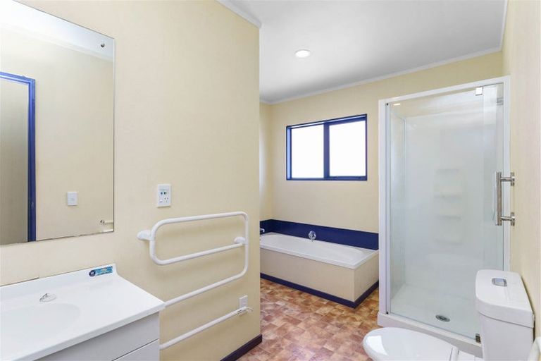 Photo of property in 104 Weggery Drive, Waikanae Beach, Waikanae, 5036