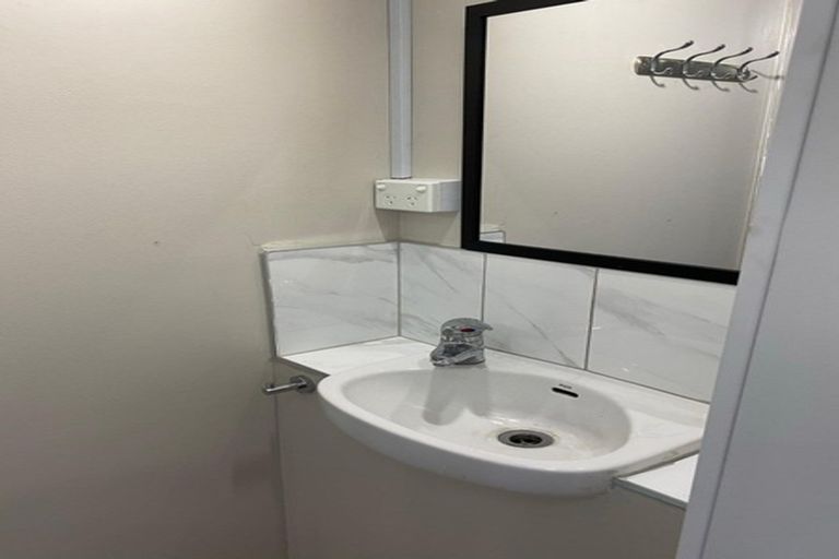 Photo of property in 24-25/66 Mount Eden Road, Mount Eden, Auckland, 1024