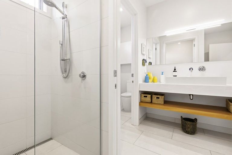 Photo of property in 127 Highland Drive, Acacia Bay, Taupo, 3385