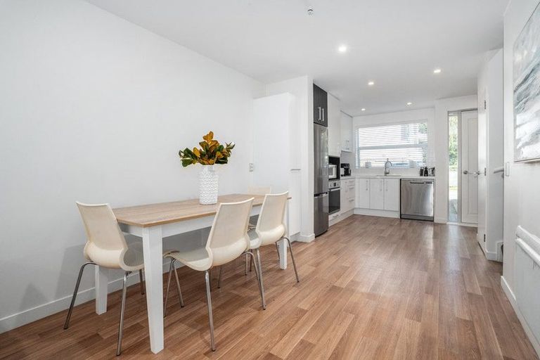 Photo of property in 11/8 Thatcher Crescent, Crofton Downs, Wellington, 6035