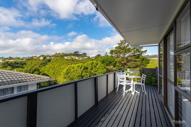 Photo of property in 18 Mark Avenue, Paparangi, Wellington, 6037