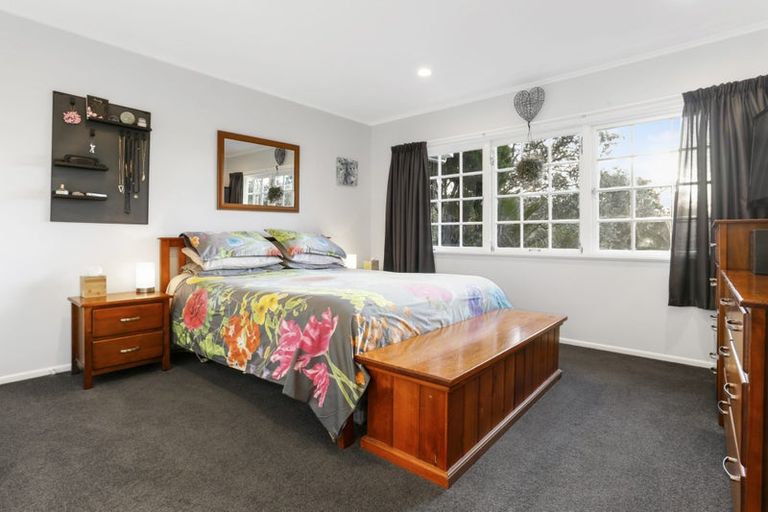 Photo of property in 792 West Coast Road, Oratia, Auckland, 0604