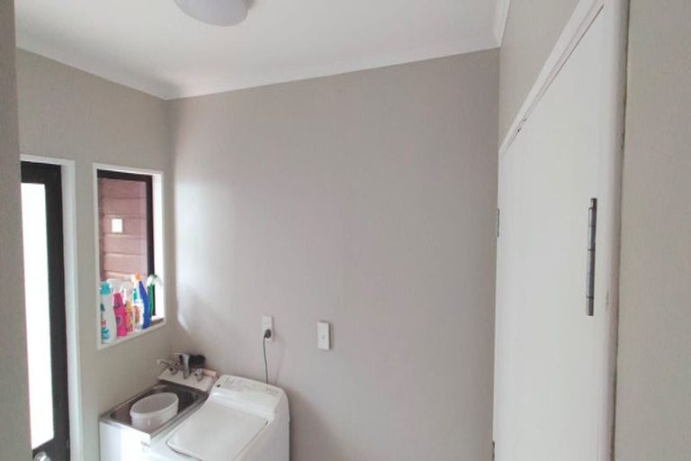 Photo of property in 43 Barnhill Crescent, Pahurehure, Papakura, 2113