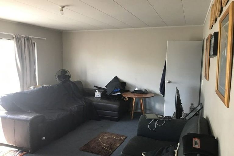 Photo of property in 1/13 Rukumoana Place, Clendon Park, Auckland, 2103