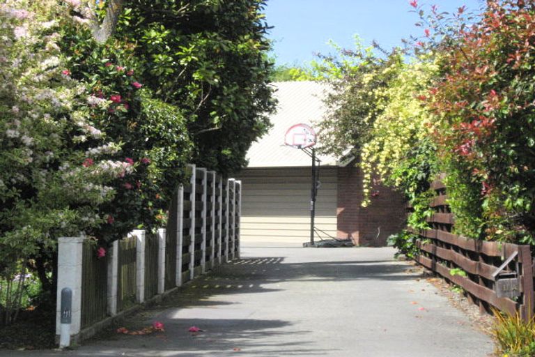 Photo of property in 11a Witbrock Crescent, Burnside, Christchurch, 8053
