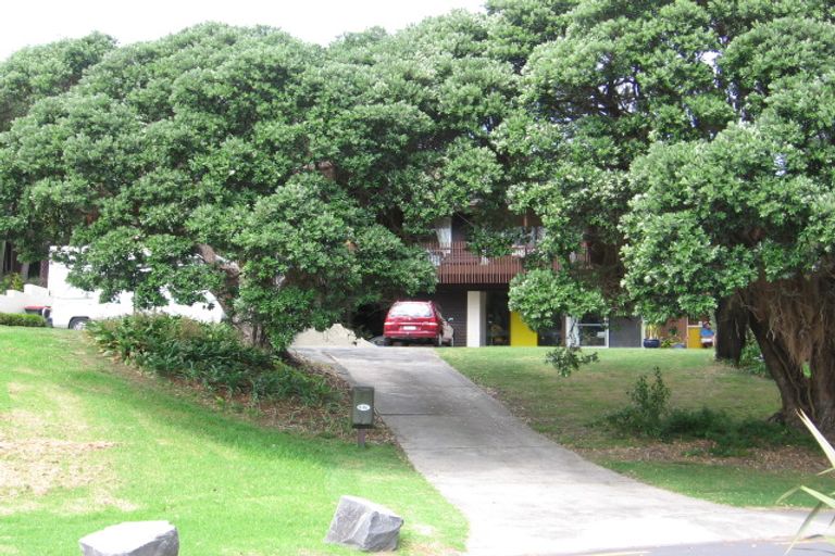 Property details for 8 Bluff Terrace, Hillsborough, Auckland, 1042