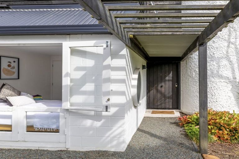 Photo of property in 153 Atkinson Road, Titirangi, Auckland, 0604