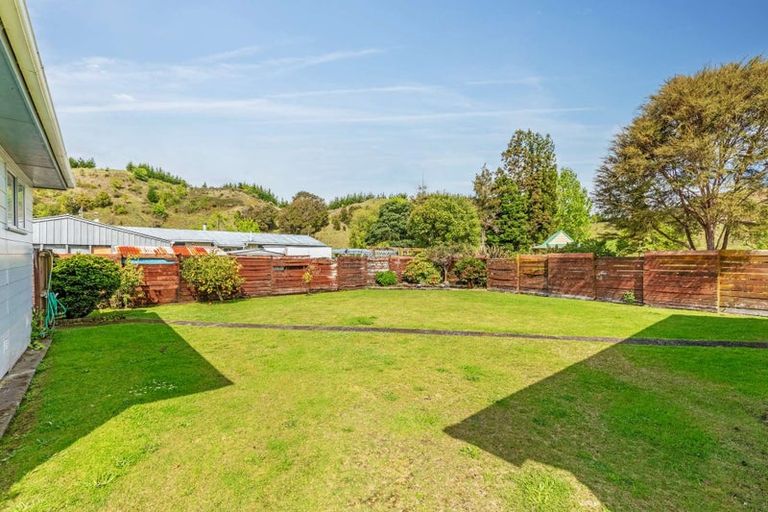 Photo of property in 33 Ryder Place, Kawerau, 3127