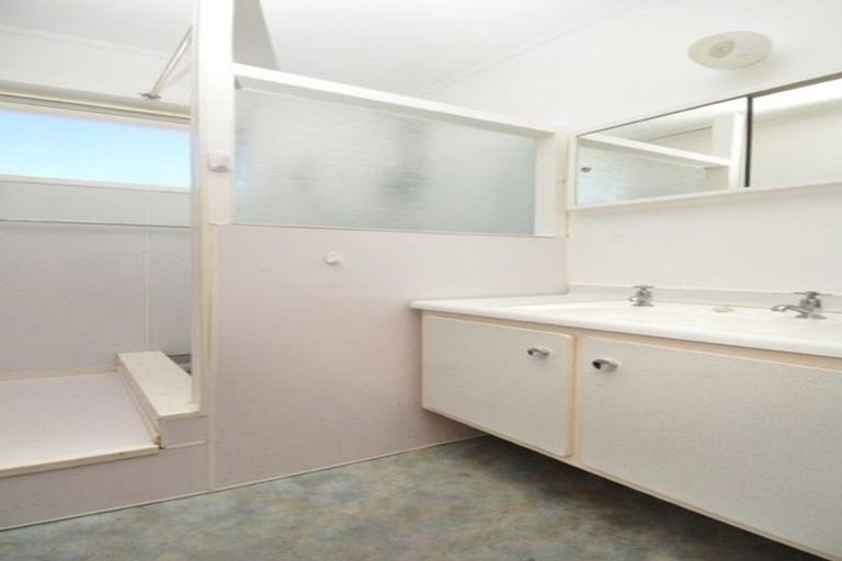 Photo of property in 3/69 Titirangi Road, New Lynn, Auckland, 0600