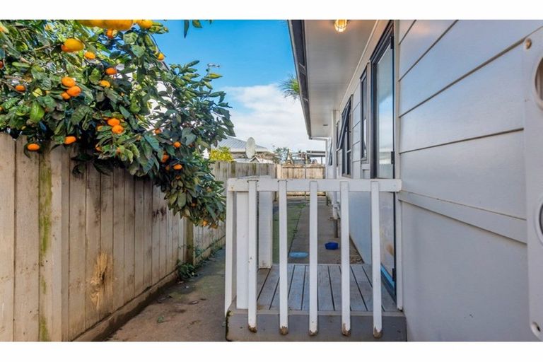 Photo of property in 1b Celmisia Place, Weymouth, Auckland, 2103