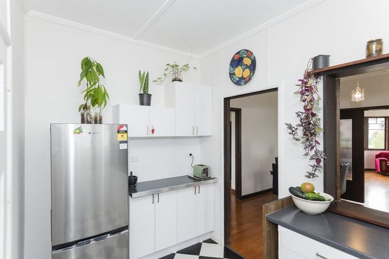 Photo of property in 37 Muir Street, Te Hapara, Gisborne, 4010