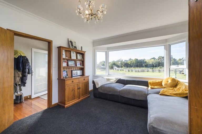 Photo of property in 106 Cemetery Road, Sanson, Palmerston North, 4479