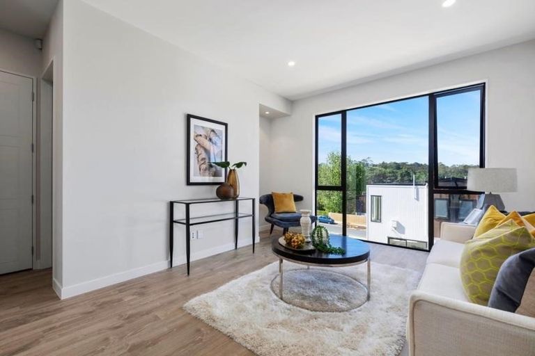 Photo of property in 14 Waihou Crescent, Albany Heights, Auckland, 0632