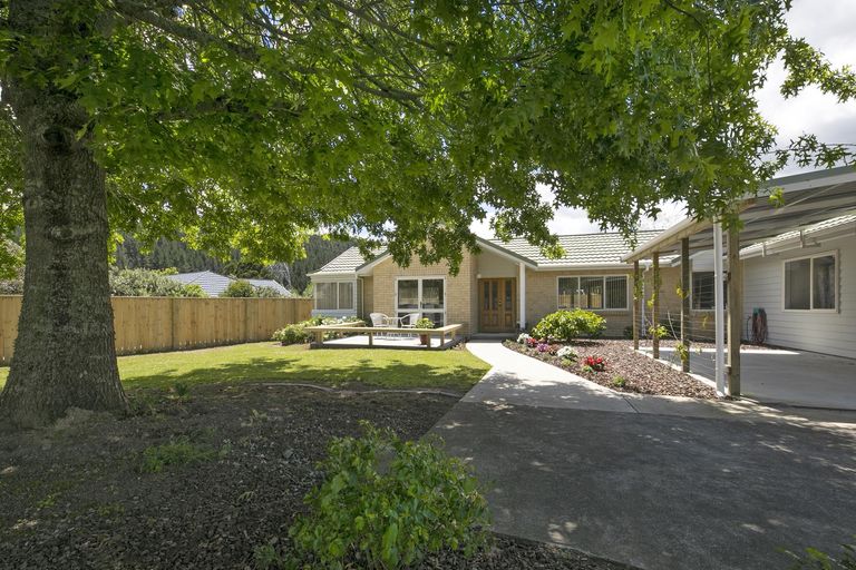 Photo of property in 6 Applemoors Way, Riverhead, 0820