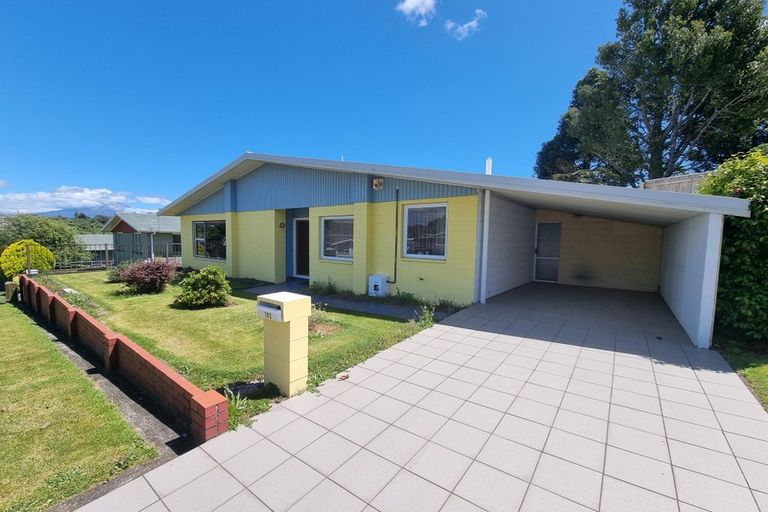 Photo of property in 102 Awanui Street, Merrilands, New Plymouth, 4312