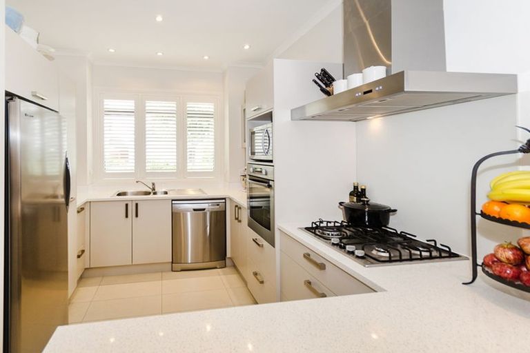 Photo of property in 24 Trecarne Street, Karaka, Papakura, 2113