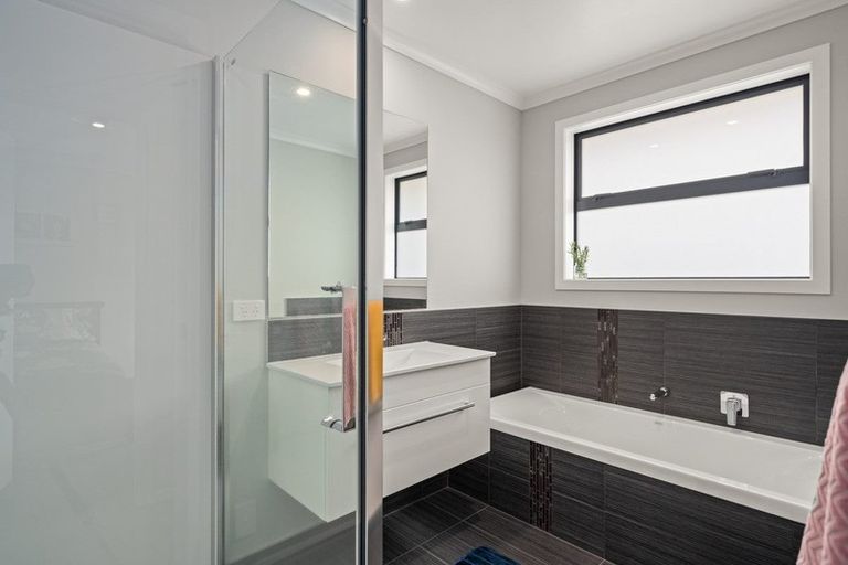 Photo of property in 10 Ponga Place, Papamoa Beach, Papamoa, 3118