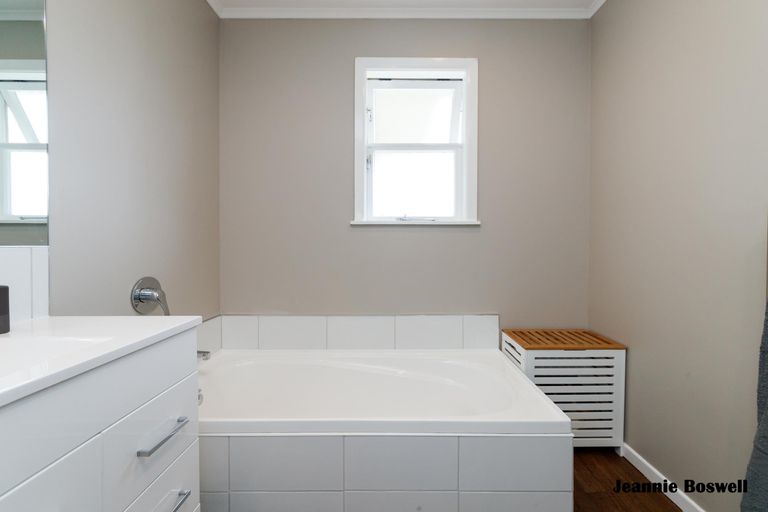 Photo of property in 3 Oriana Place, Highbury, Palmerston North, 4412