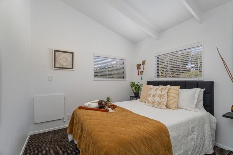 Photo of property in 32 Julian Road, Onemana, Whangamata, 3691