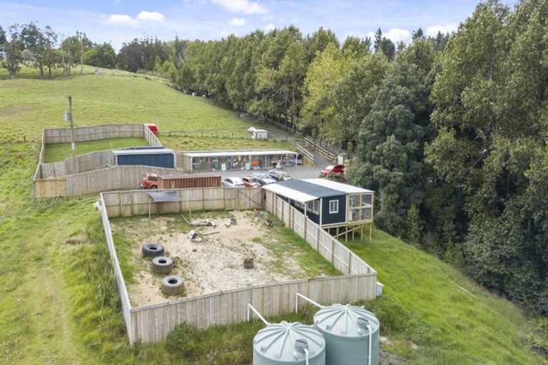 Photo of property in 2 Cowan Bay Road, Pohuehue, Warkworth, 0983