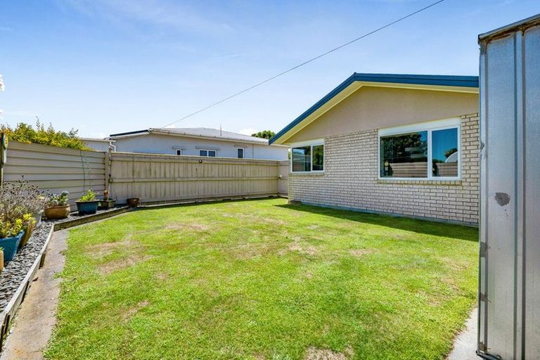 Photo of property in 9b Disraeli Street, Hawera, 4610