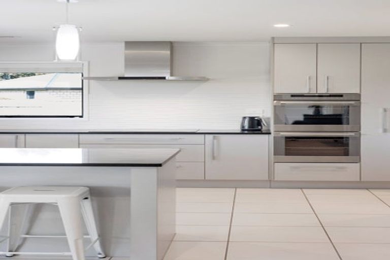 Photo of property in 45 Plescher Crescent, Leamington, Cambridge, 3432