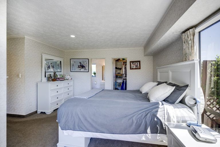 Photo of property in 1 Hyatt Grove, Greenmeadows, Napier, 4112