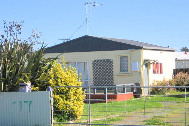 Photo of property in 17 Linklater Avenue, Foxton Beach, Foxton, 4815